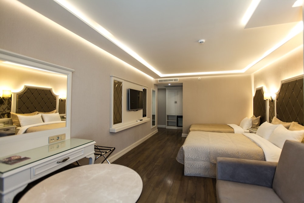 Standard Triple Room photo 2
