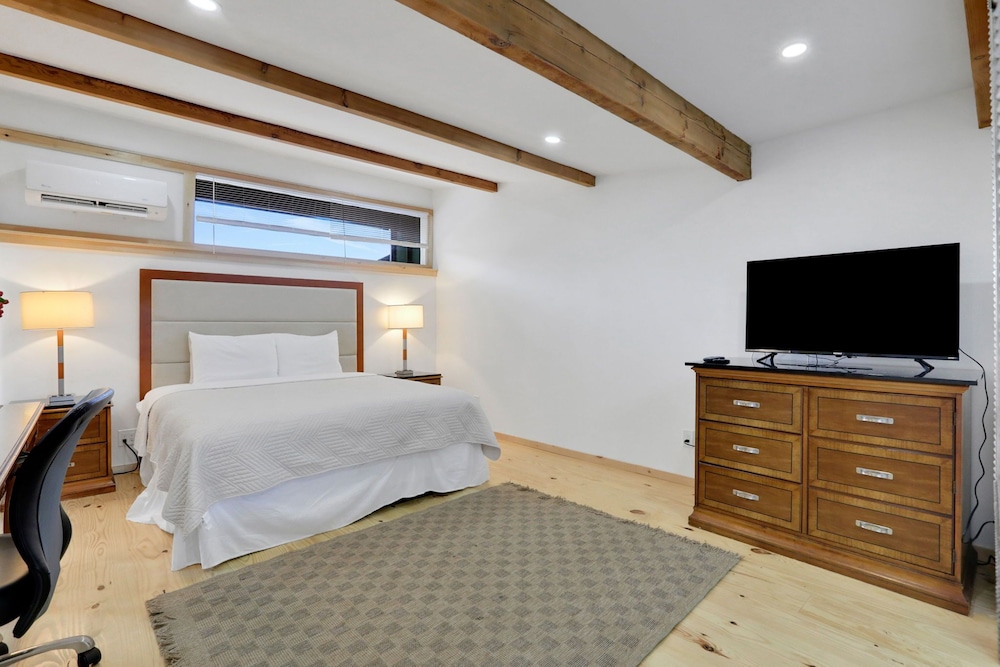Double Room, Mountain View