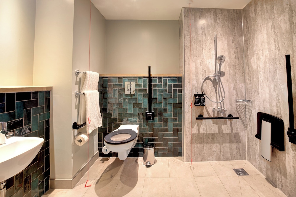 Standard Plus Family Room photo 3