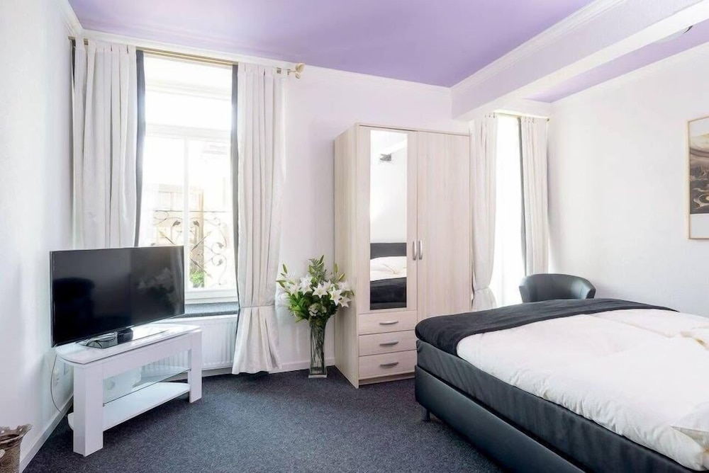 Double Room, Shared Bathroom photo 1