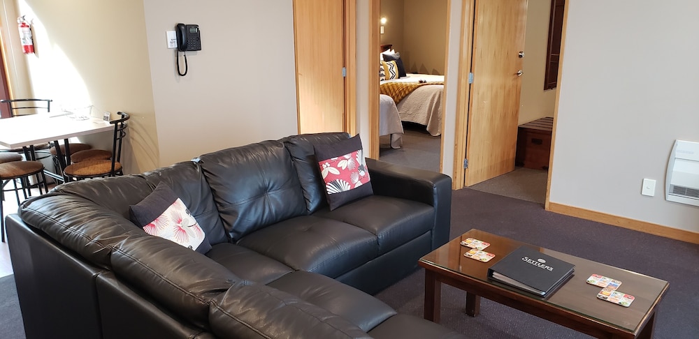Ground Floor Two Bedroom Apartment photo 2
