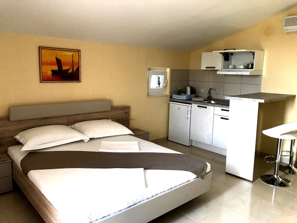 Apartment, Balcony