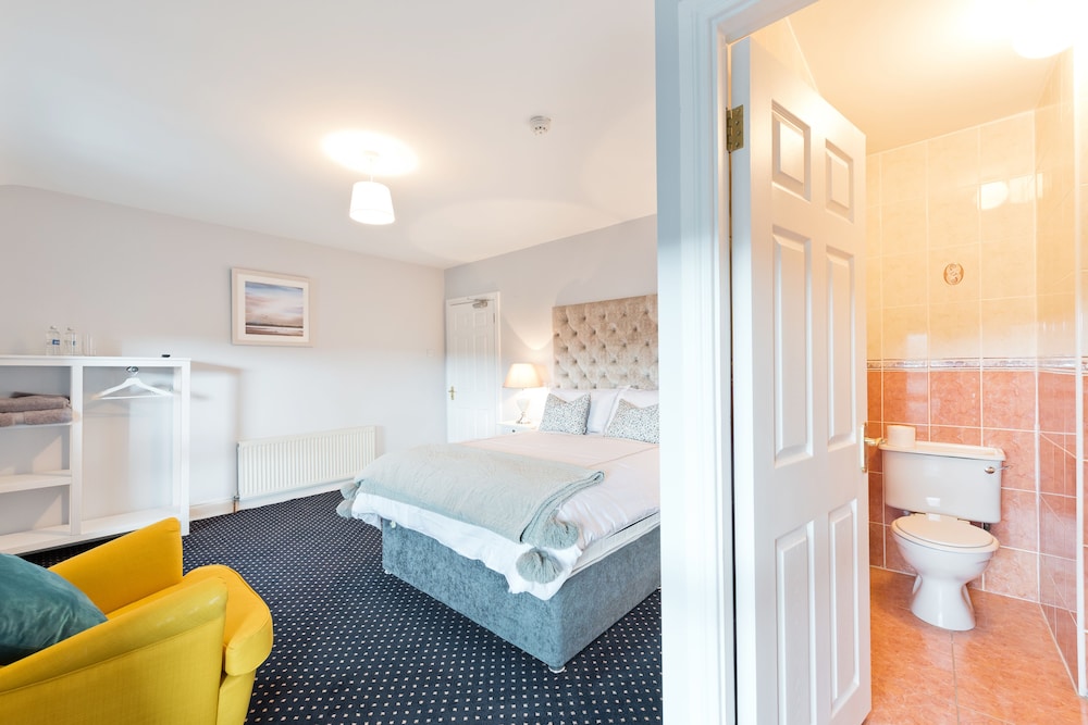 Double Ensuite - Room 5 photo 3