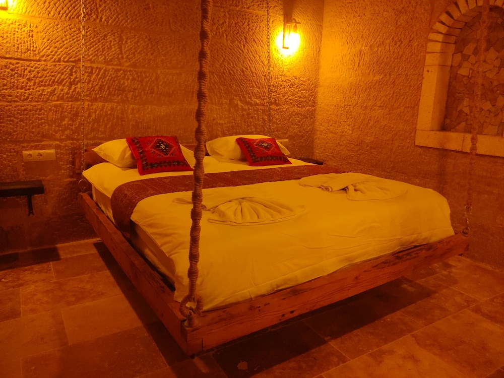 Honeymoon Suite