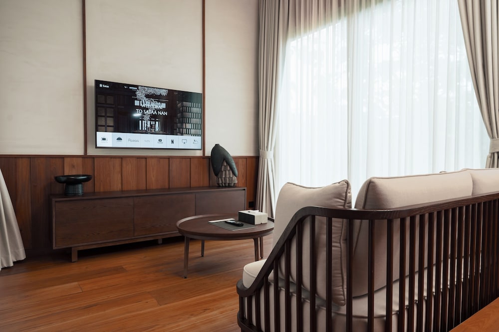 Studio Suite, 2 Twin Beds, Balcony, Garden View photo 3