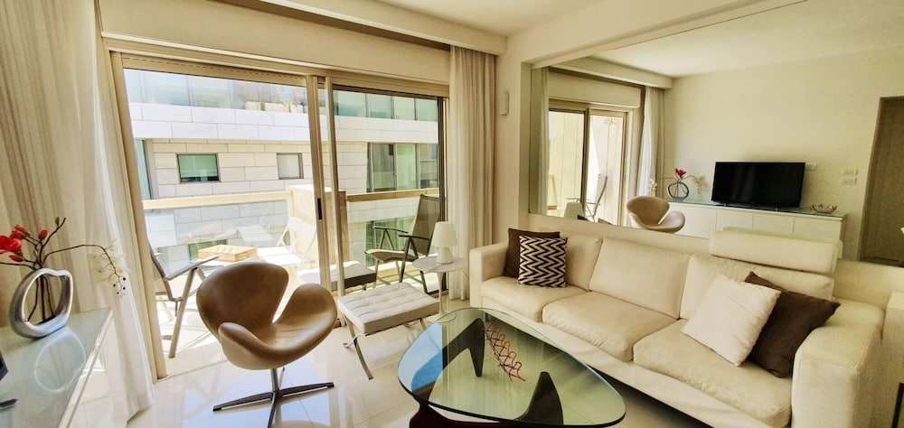 Apartment photo 3