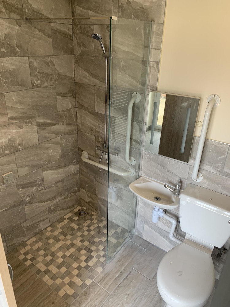 Twin Room, Accessible, Connecting Rooms (Ground Floor) photo 2