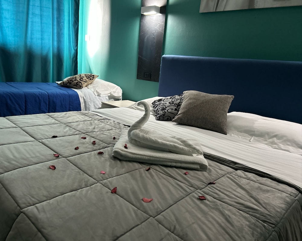 Comfort Triple Room, City View