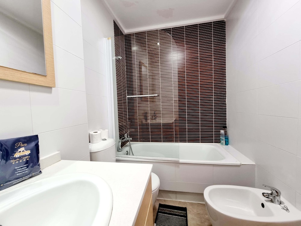 Apt Near Center & Port, Billede 25