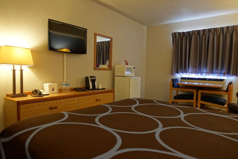 Standard Room, 1 Queen Bed - Photo 2