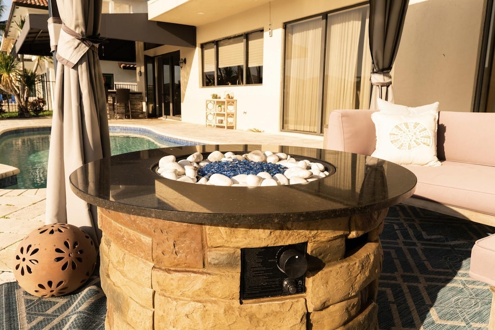 5 Bedroom Luxe Villa on Deep Water Intracoastal, 사진 8