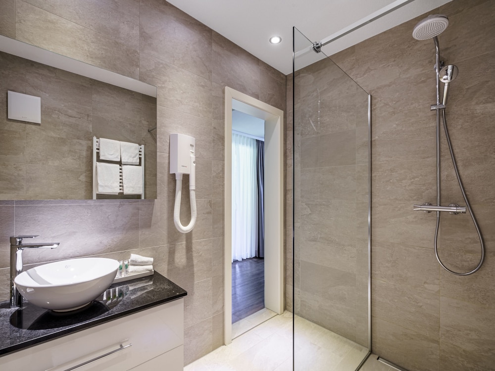 Superior Double Room Plus with Lake View photo 2