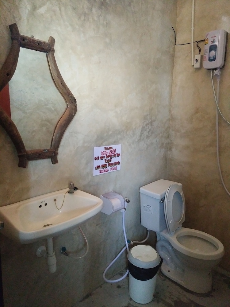 Superior Double Room, Fan, Private Bathroom photo 2