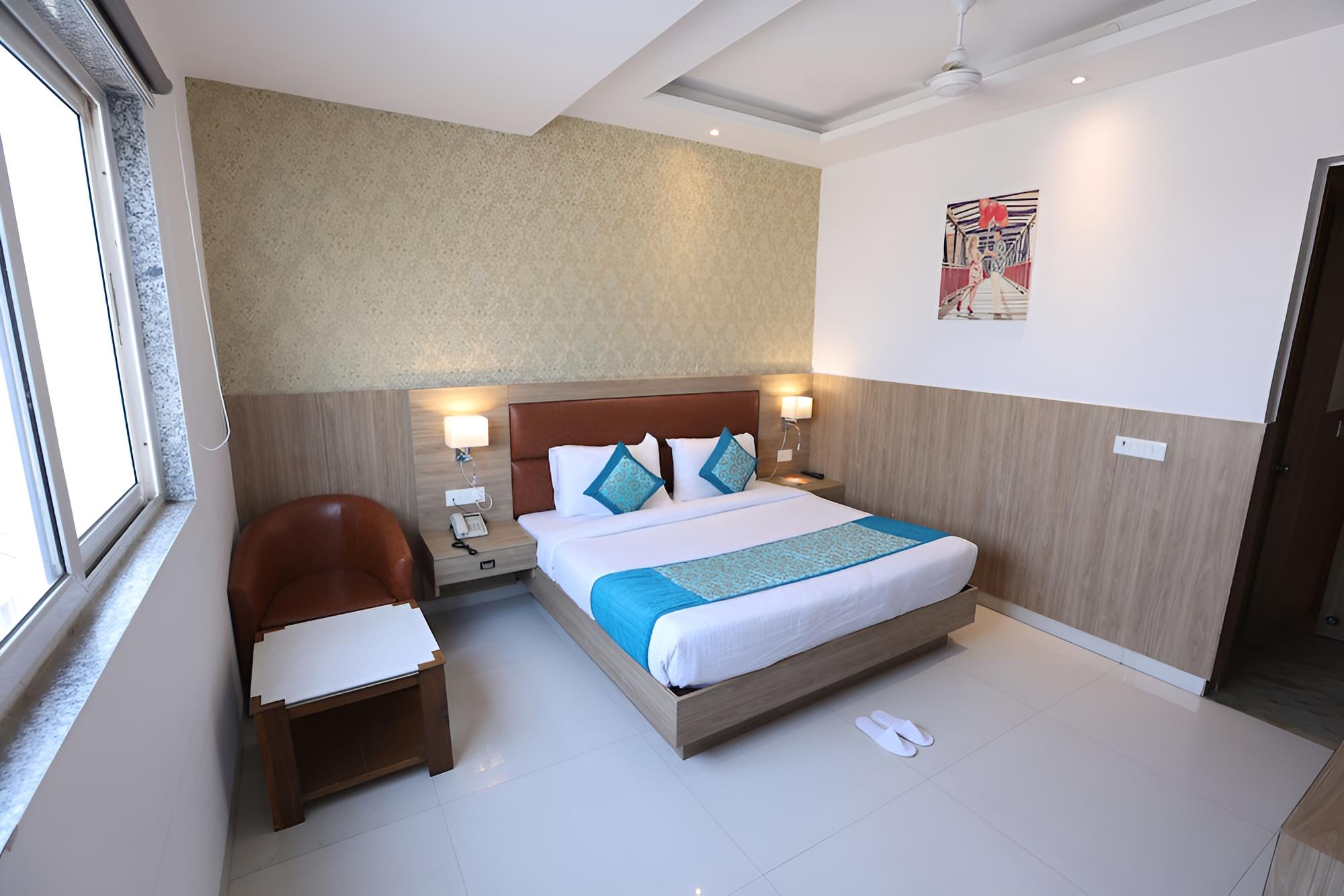 Deluxe Room - Photo 5