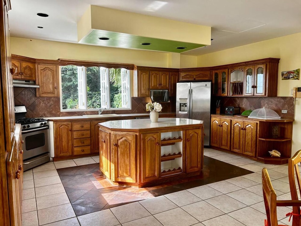 Villa photo 3