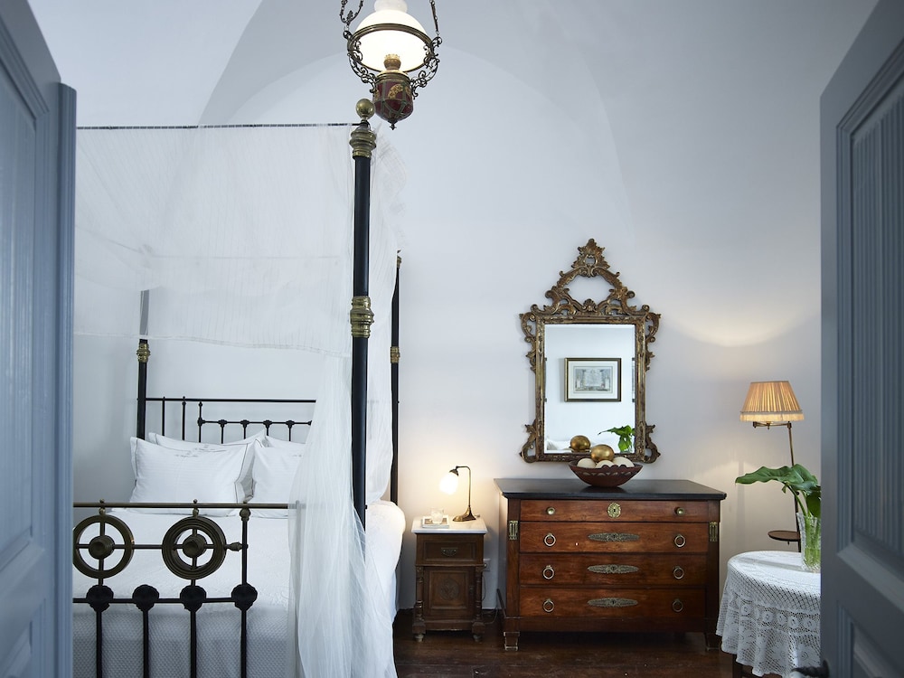 Suite (Venetian)