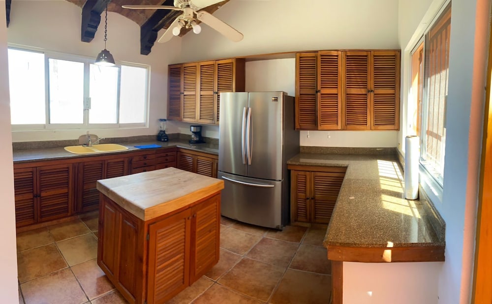 Family House - Photo 6