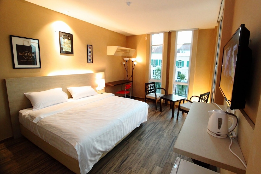 Standard Room, 1 King Bed photo 2