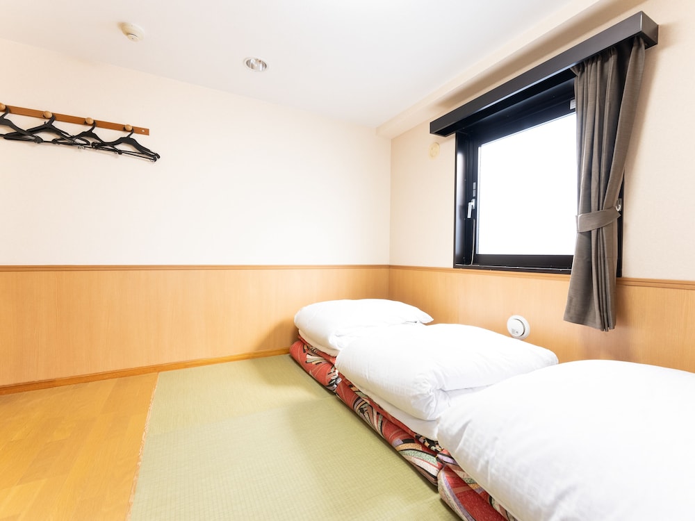 Traditional Triple Room, Non Smoking photo 2
