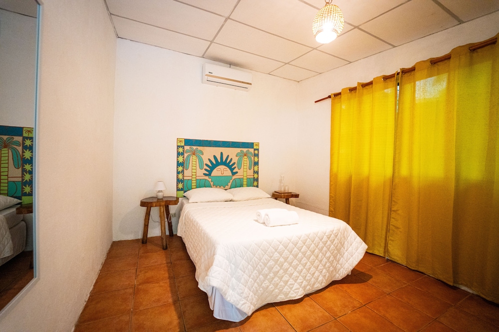 Basic Double Room, Shared Bathroom photo 2