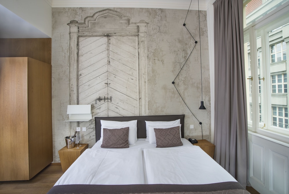Standard Double Room, 1 Queen Bed