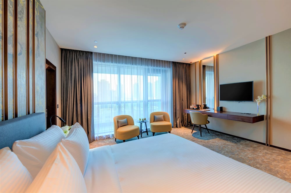 Superior Room, 1 King Bed photo 2