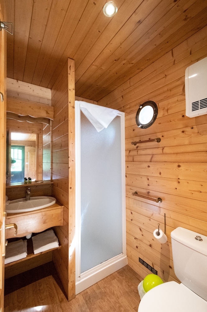 Hospitality Caravans (2 to 4 persons) photo 2