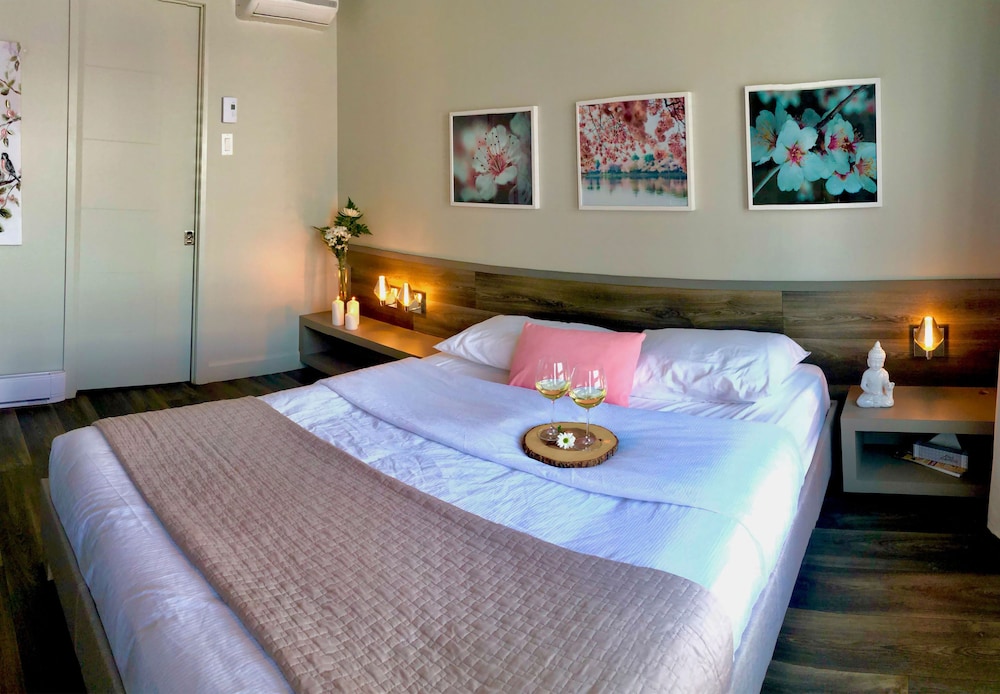 Deluxe Room, 1 Queen Bed, Lake View photo 2
