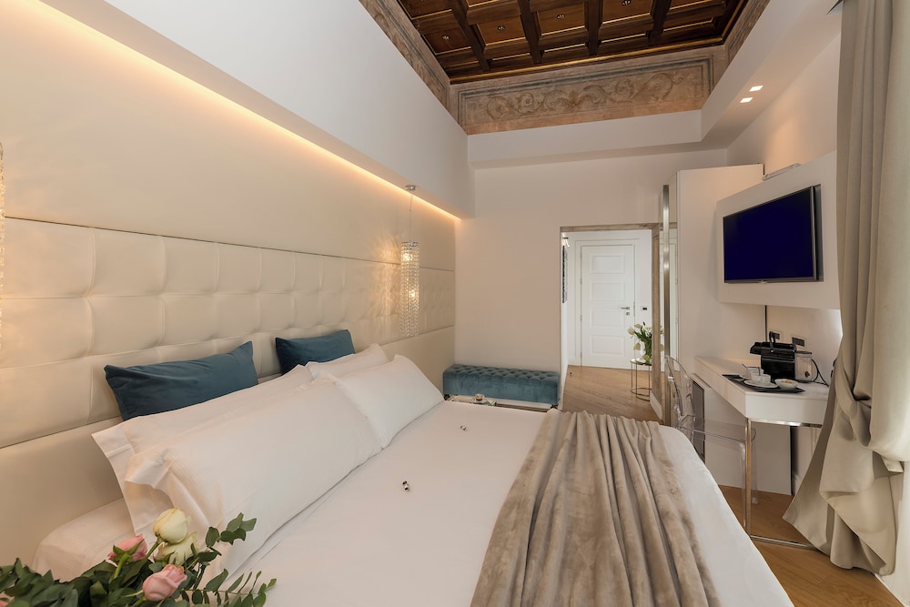 Superior Double or Twin Beds (Annex: Via del Sudario, 27)