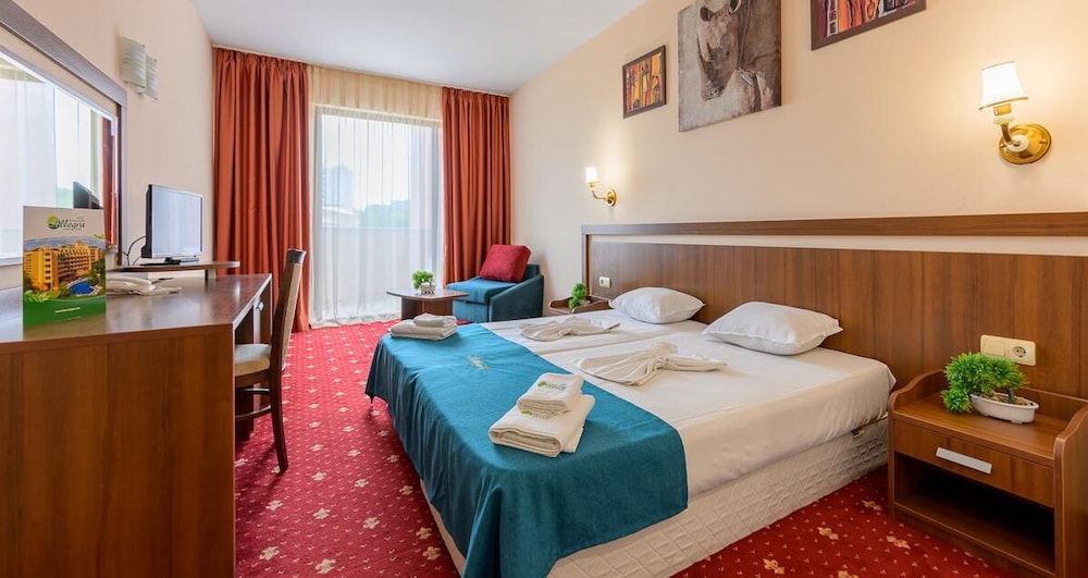 Standard Double or Twin Room, Park View photo 1