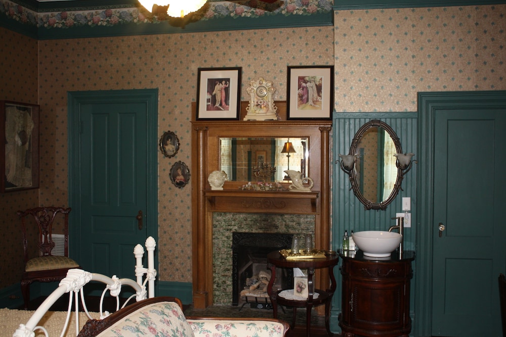 Double Room (Victorian Elegance) photo 2