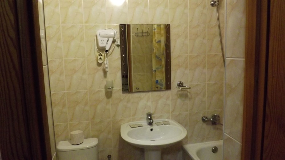 Standard Triple Room photo 3