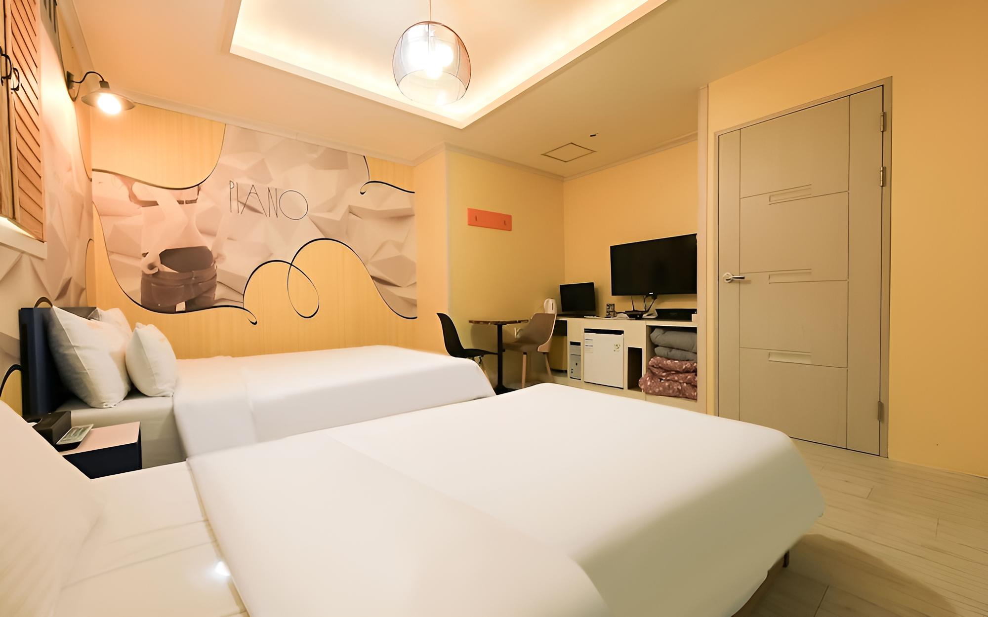 Room (Twin) photo 3