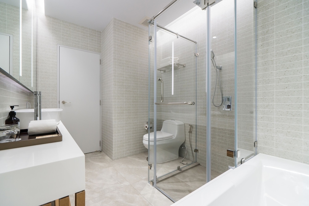 Premier Double Room, City View - Photo 3