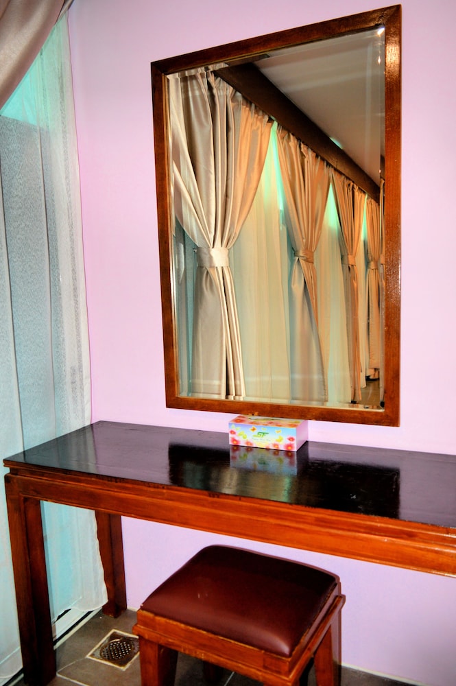 Deluxe Twin Room photo 2