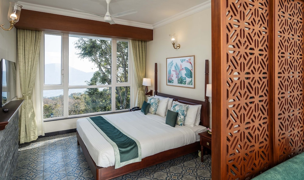 Executive Suite - Photo 4