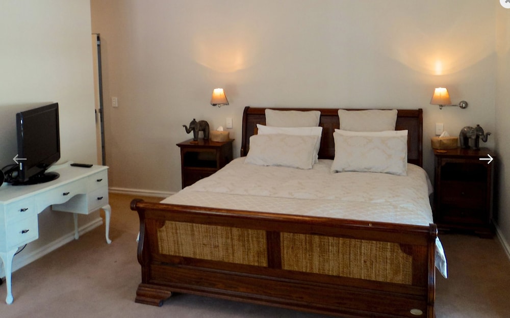 Garden King Suite photo 3