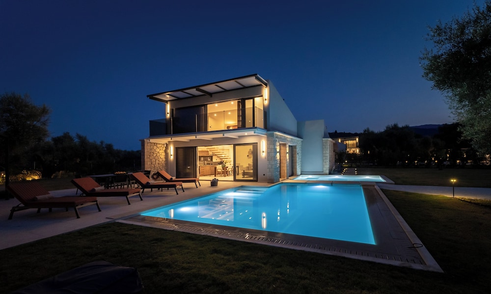 Premium Villa photo 2