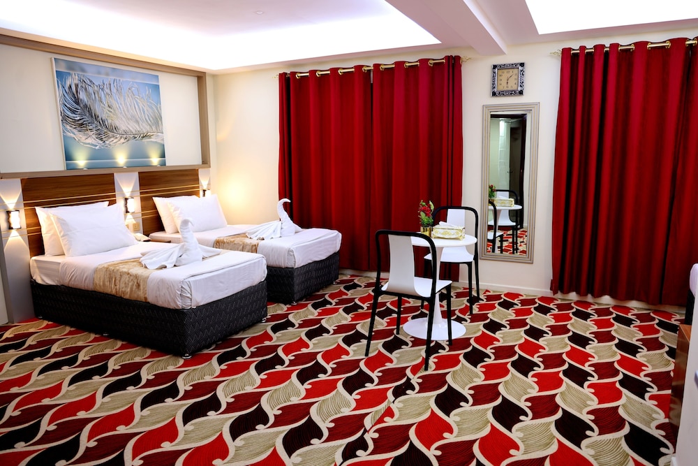Standard Quadruple Room, City View