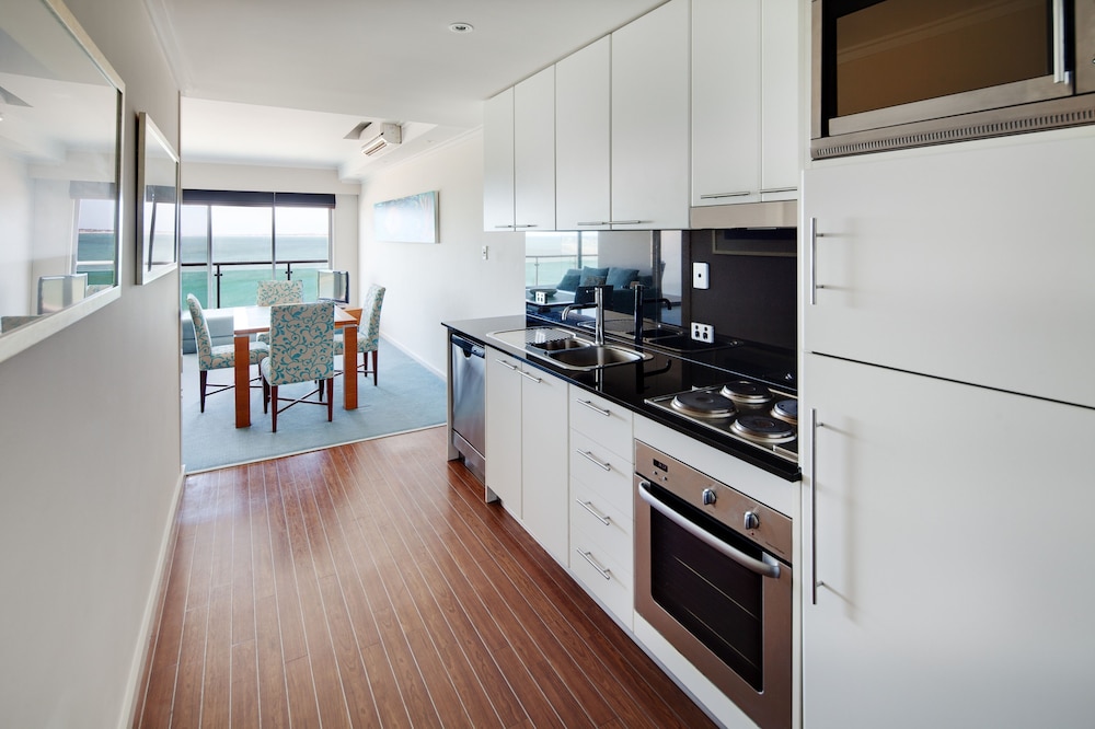 Two Bedroom Apartment Ocean View - Photo 4