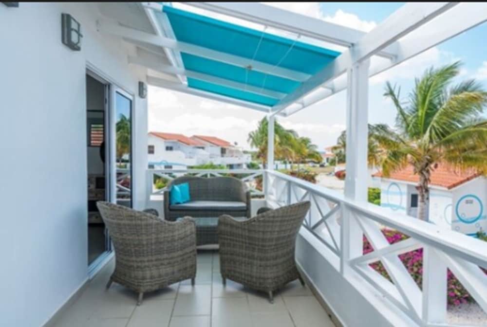 2 Bedroom Apartment - Bungalow photo 2