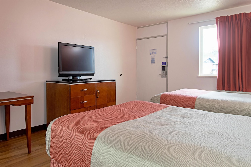 Standard Room, 2 Double Beds, Non Smoking, Refrigerator & Microwave - Photo 11