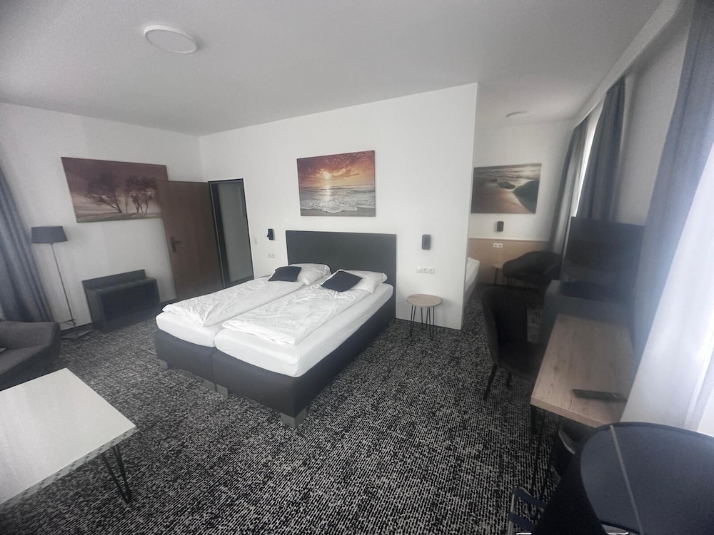 Family Triple Room, Multiple Beds, River View photo 3