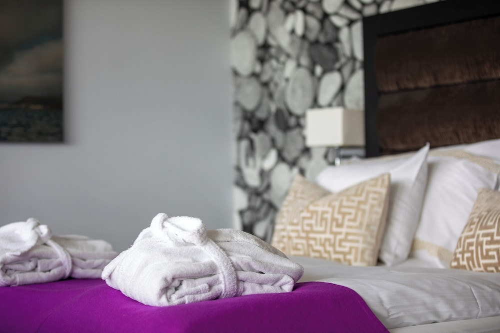 Deluxe Room, 1 Double Bed, Non Smoking - Photo 2