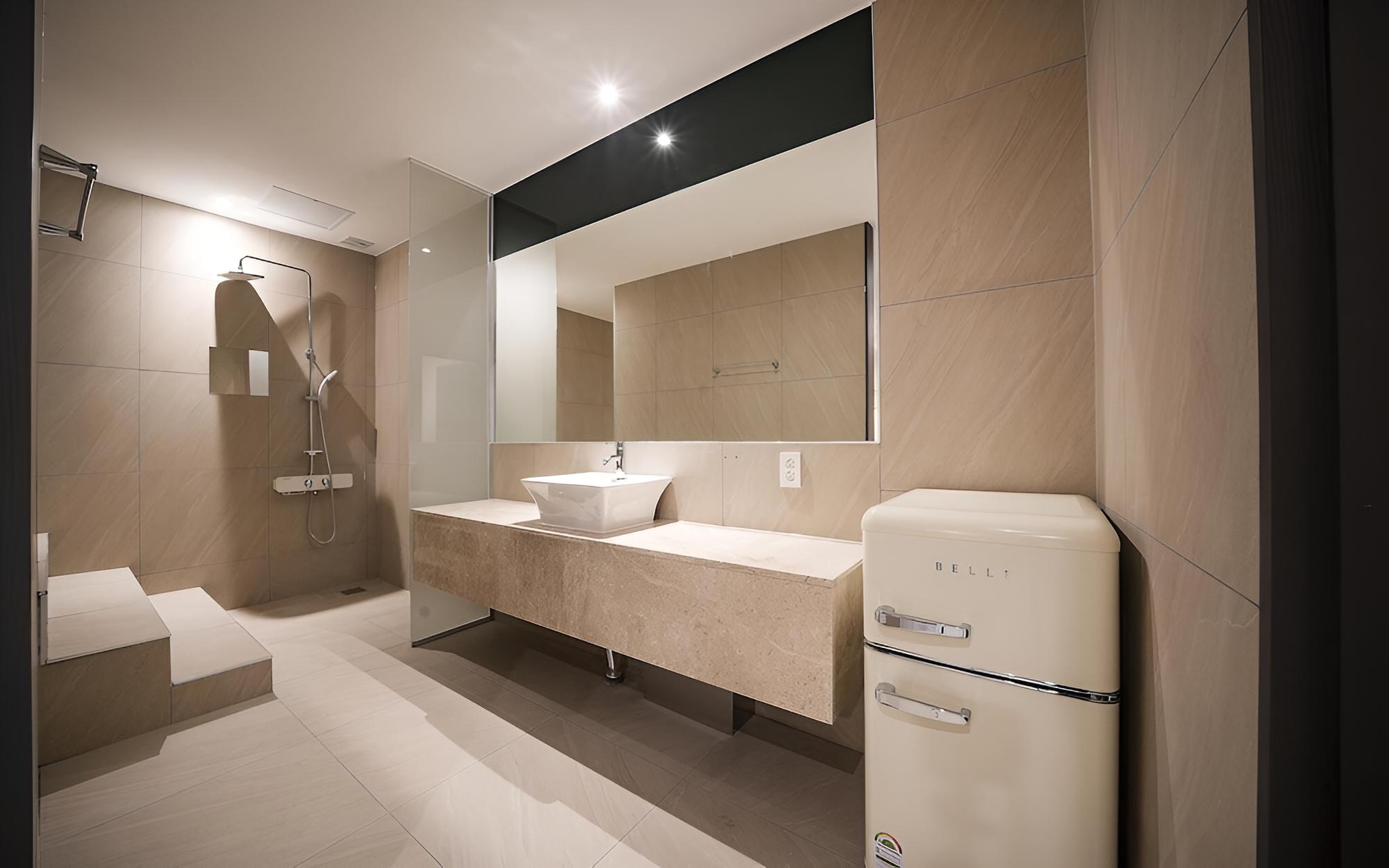 Room (Suite Sauna B (75" TV sauna PC for 1 ) photo 2