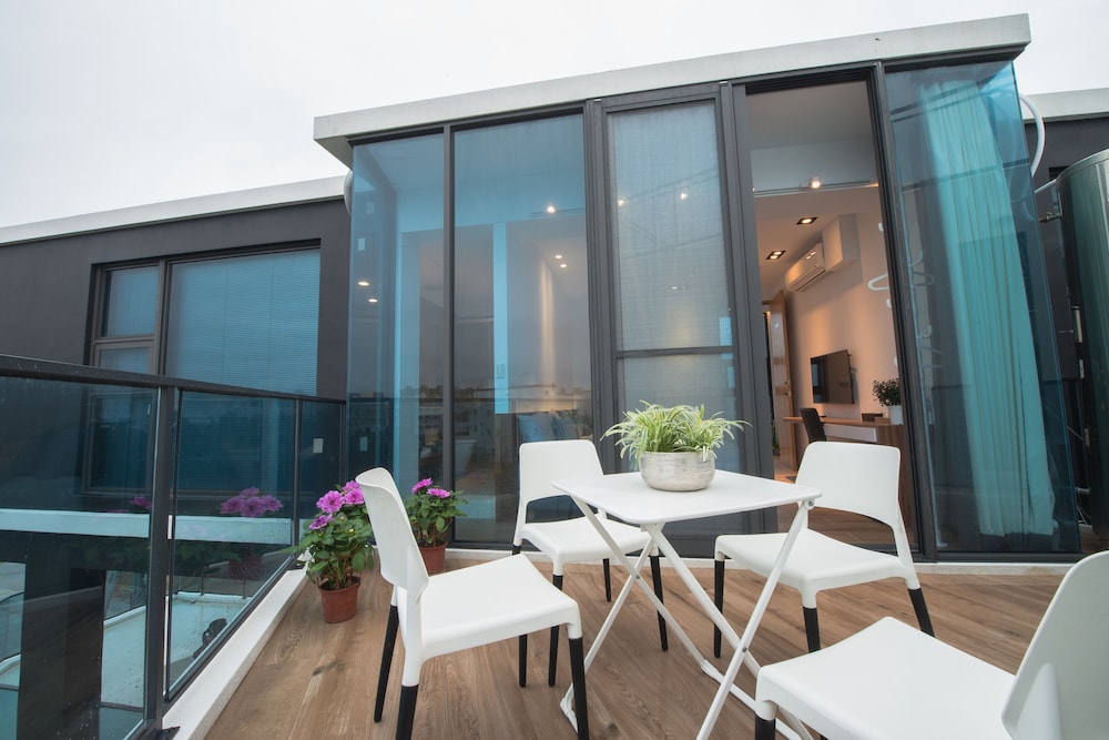 Grand Quadruple Room, 2 Double Beds, Balcony photo 3