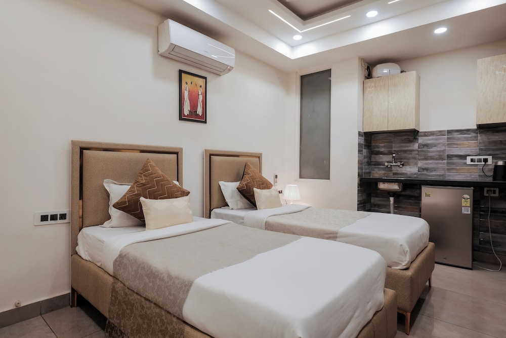 Premium Twin Room, City View