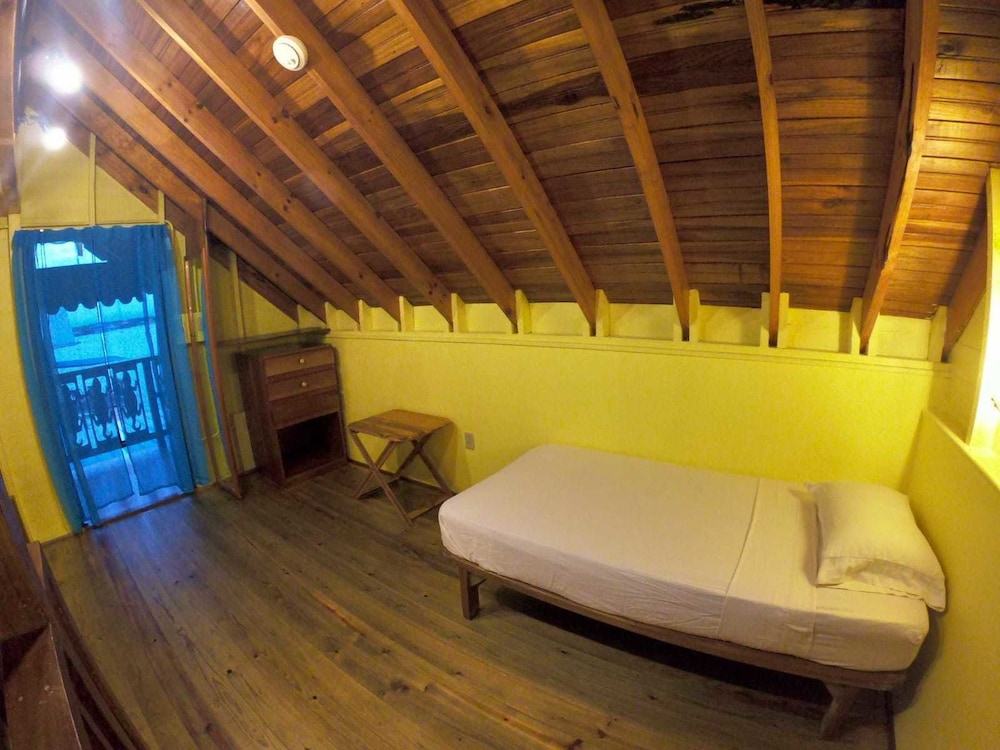 Superior Cabin, Multiple Beds 6 photo 3