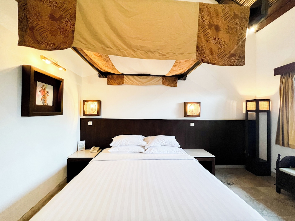Deluxe Room, Terrace, Pool View photo 3