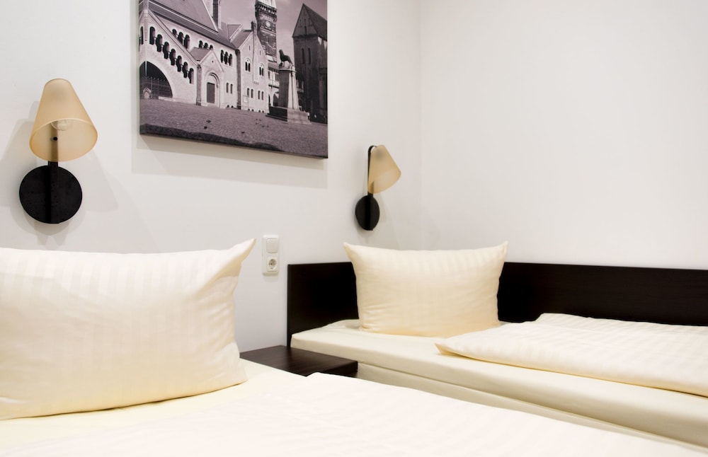Basic Double Room photo 2